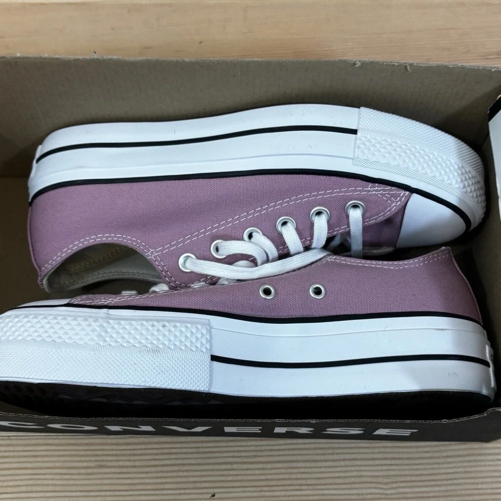 Converse All Star Chuck Taylor  Low Top Lift Womens Platform Sneaker Sz 7.5